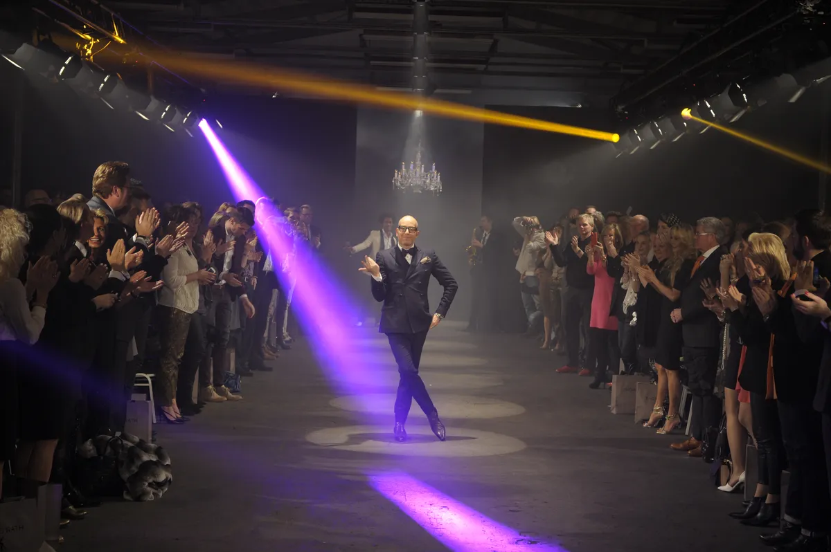 Deejay Plus sorgt bei Fashion-Show für erstklassige Musik auf dem Catwalk.